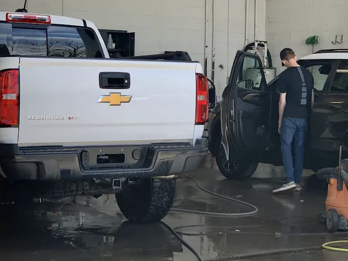 Wally Edgar Chevrolet Service 7