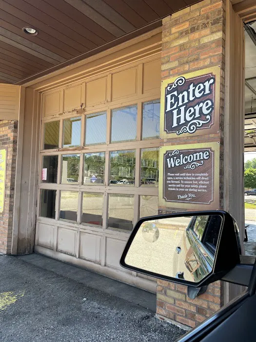 Uncle Ed's Oil Shoppe 3