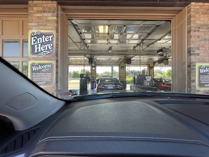Uncle Ed's Oil Shoppe 5