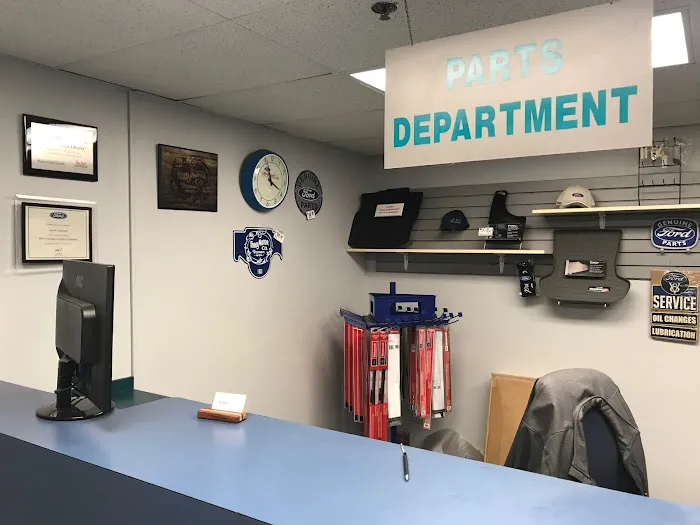 Serra Ford Rochester Hills Parts Center 9