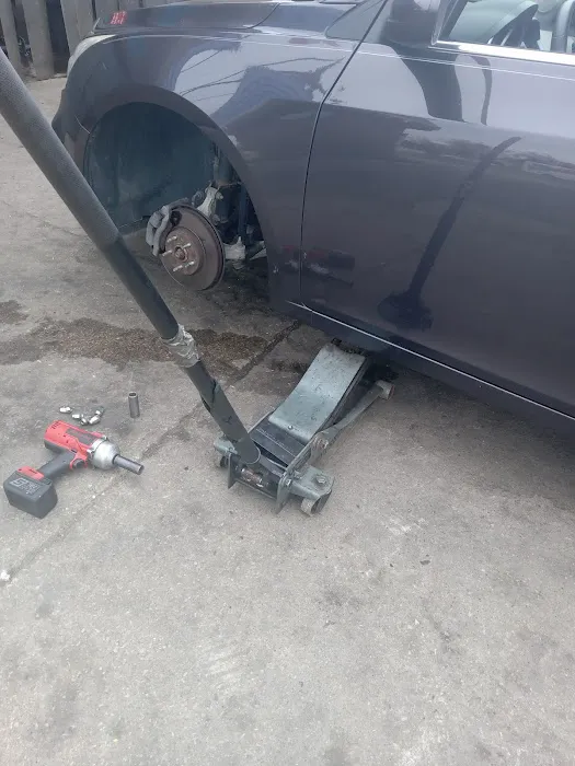 Six Mile Auto & Tire 0