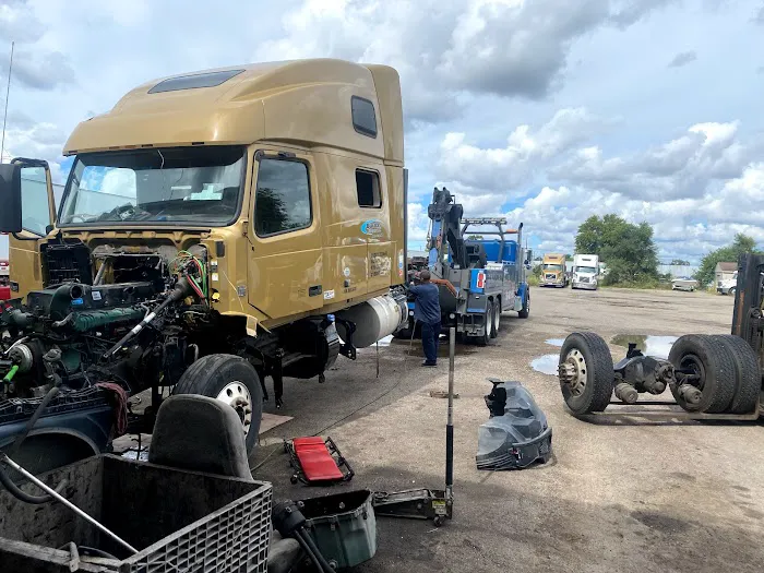 Unlimited Truck Repair LLC 9