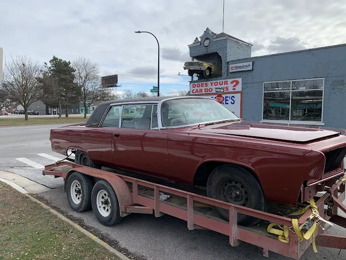 Maaco Auto Body Shop & Painting 4