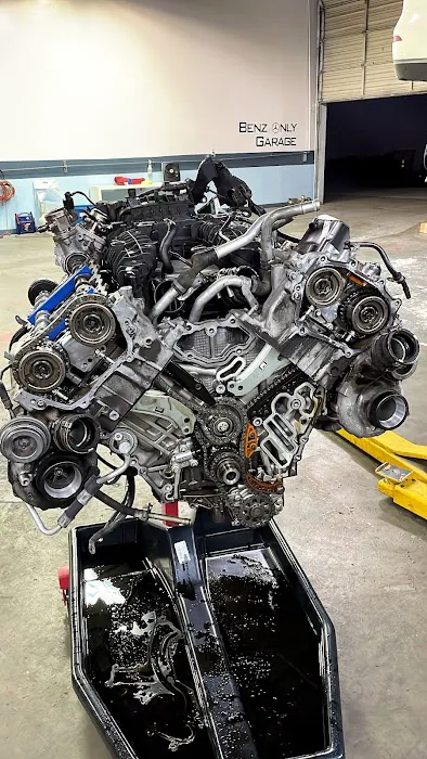 Benz Only Garage 7