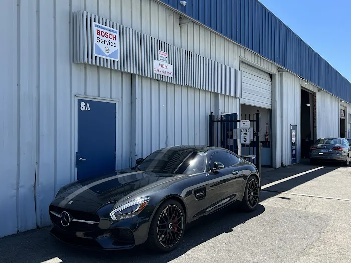 Benz Only Garage 2