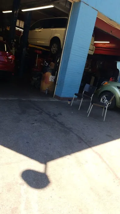 Apple Auto Repair 0