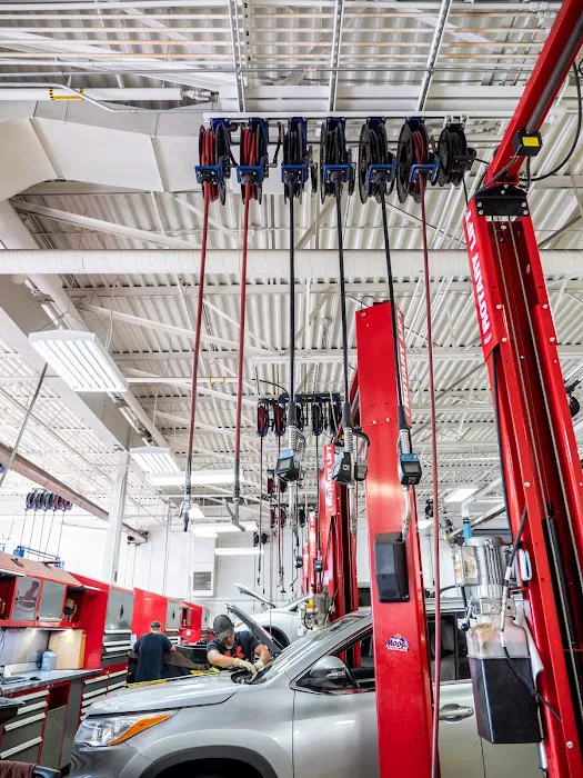 Luther Nissan of Inver Grove Service Department 5