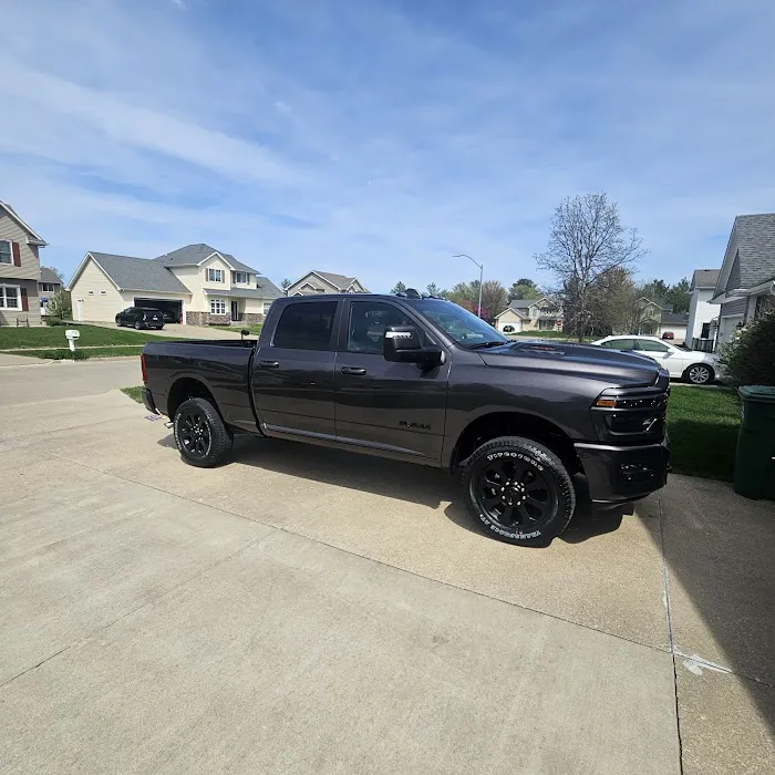 Service Department at Stew Hansen Dodge 8