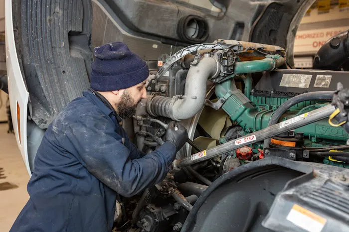Absolute Repair by Merx Truck & Trailer 6