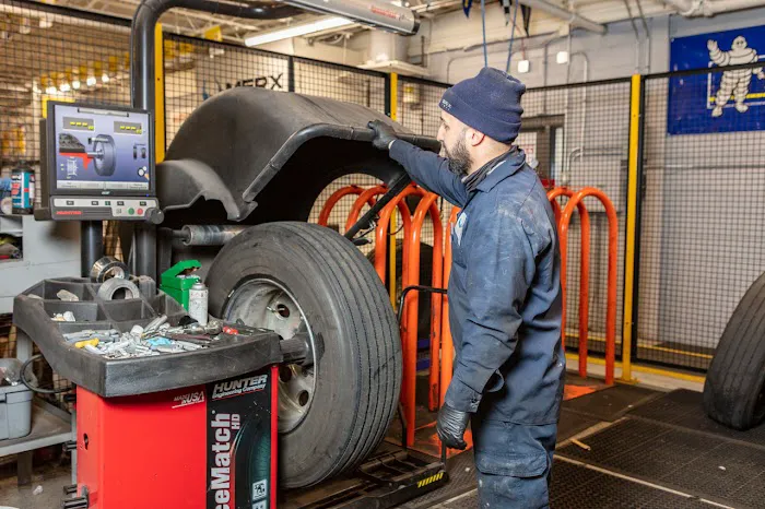 Absolute Repair by Merx Truck & Trailer 1