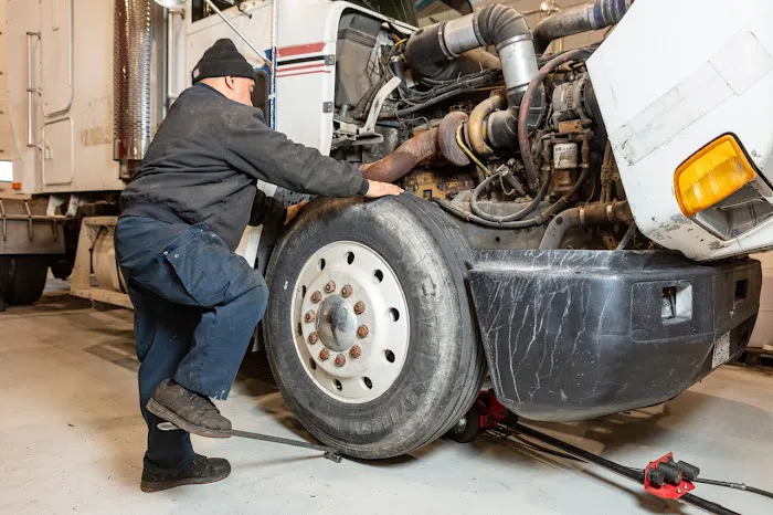 Absolute Repair by Merx Truck & Trailer 8