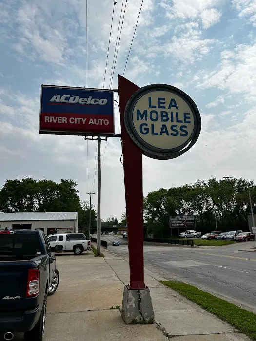 Lea Mobile Glass 4