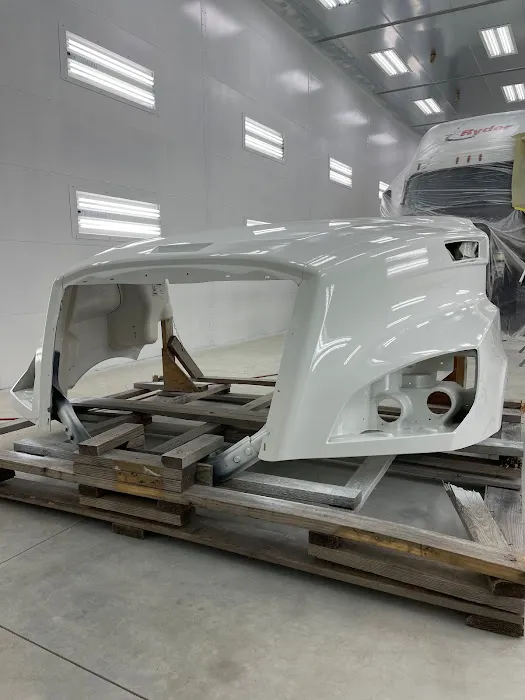 Dave Syverson Truck Centers Body Shop 4