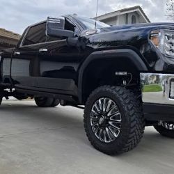 Motor City Collision Center ico