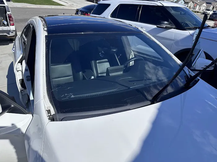 Jeremiah's Autoglass 3