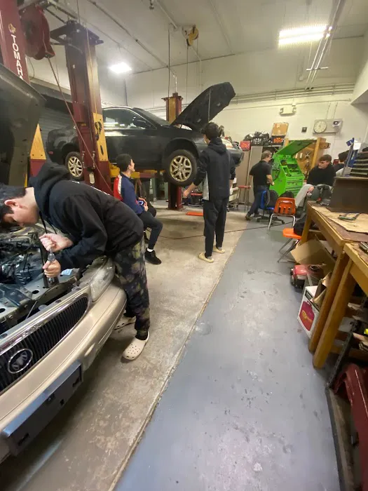 Nettys Auto Shop 8