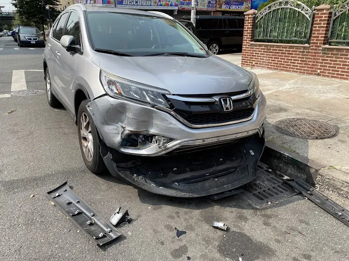 T & W Auto Collision Inc. 9