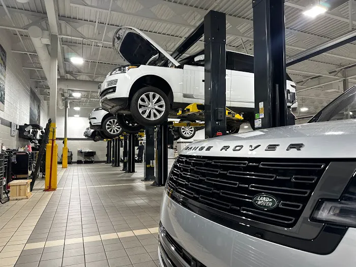 Land Rover Englewood Service and Parts 4