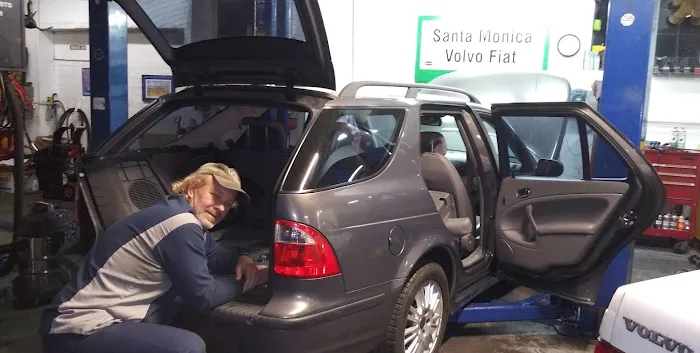 Santa Monica Volvo-Saab Services 2