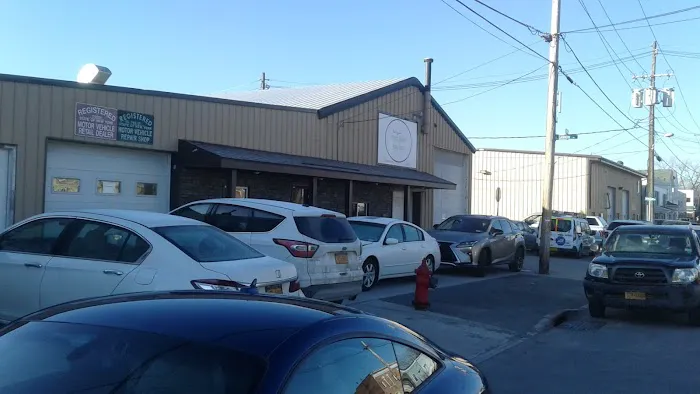 Green Island Auto Body Ltd 1