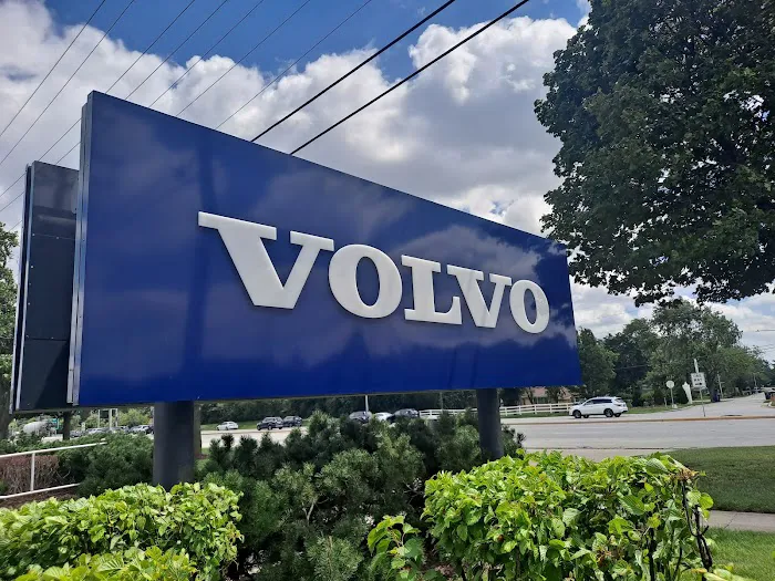 Patrick Volvo Cars Service 7