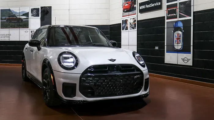 MINI Service Center 8