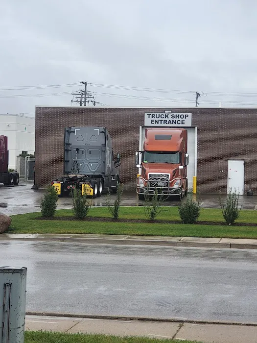 Pochinki Truck & Trailer Repair 7