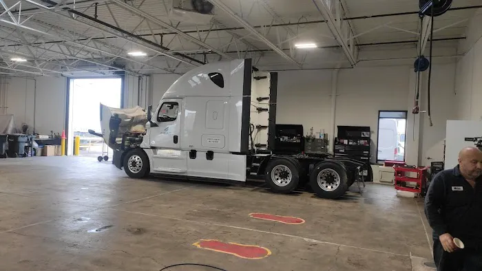 Pochinki Truck & Trailer Repair 3