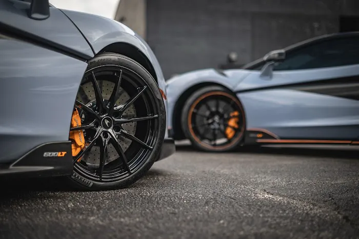 Cannonball Garage - McLaren Service & Performance Center Chicago 4
