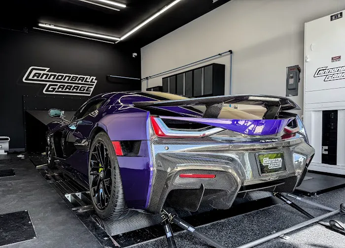 Cannonball Garage - McLaren Service & Performance Center Chicago 6