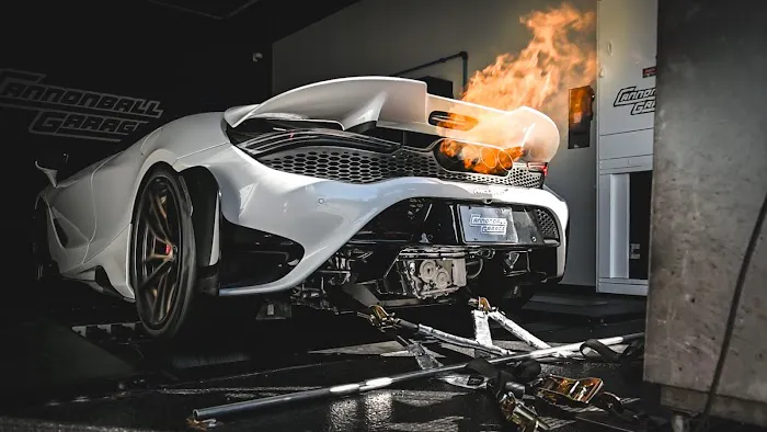 Cannonball Garage - McLaren Service & Performance Center Chicago 0
