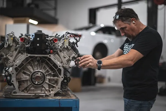 Cannonball Garage - McLaren Service & Performance Center Chicago 8