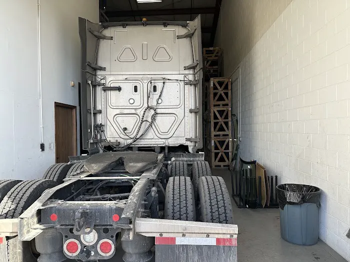 Felipe semitruck & auto glass inc 0