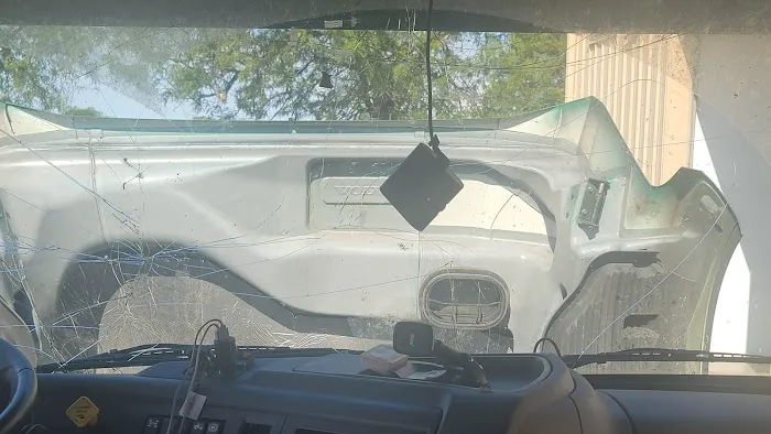 Felipe semitruck & auto glass inc 5