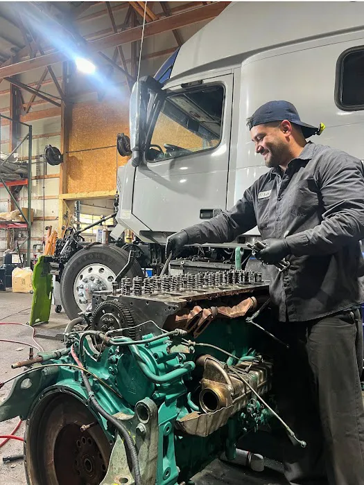 InnAuto Truck & Trailer Repair Shop 6