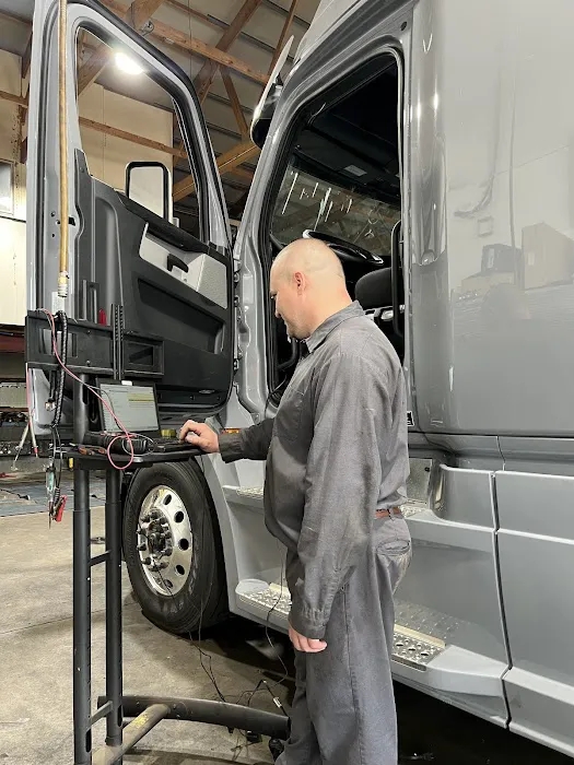 InnAuto Truck & Trailer Repair Shop 5