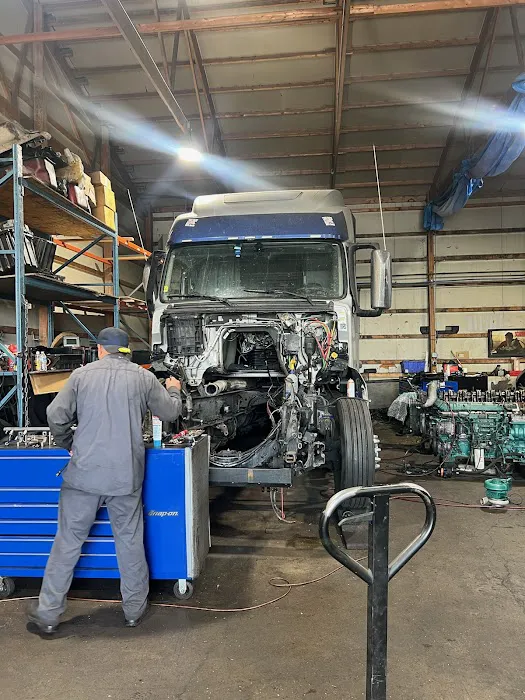 InnAuto Truck & Trailer Repair Shop 9