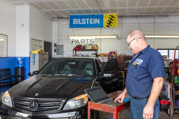 A & R German Motors 9