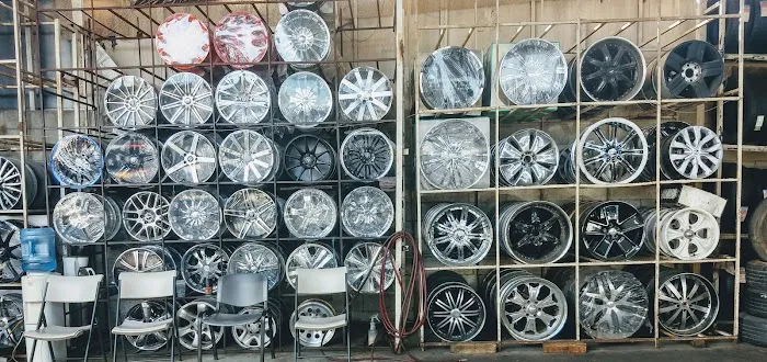 Rolling Tires & Wheels 3