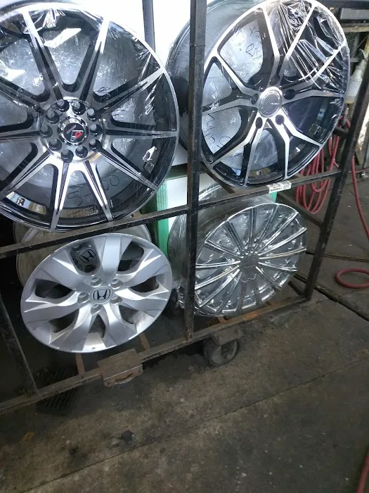 Rolling Tires & Wheels 4