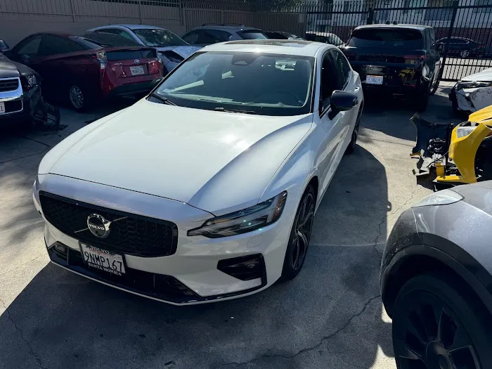 PREMIUM AUTO BODY 1