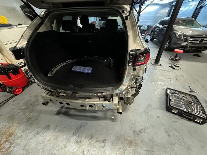 PREMIUM AUTO BODY 3