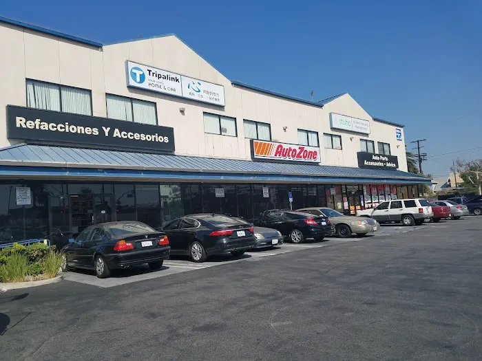 AutoZone Auto Parts 1