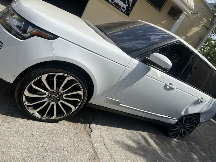 T&N AUTO INC 8