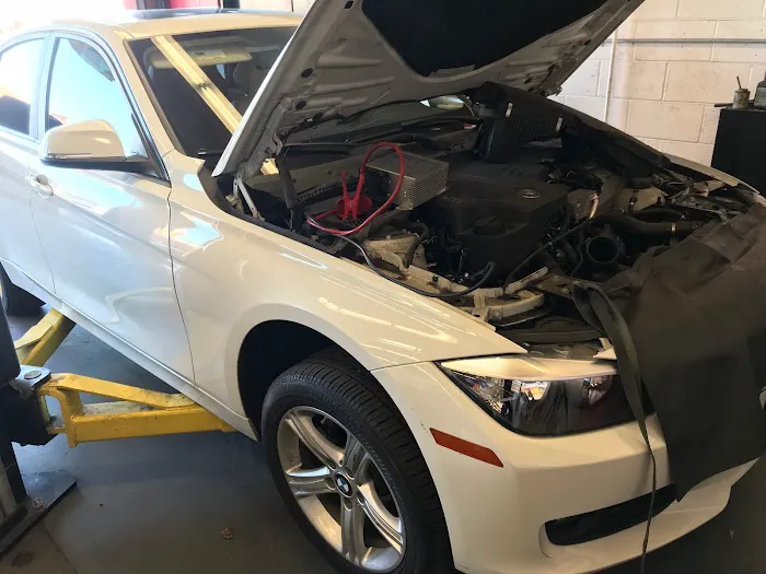 BM PLUS AUTOMOTIVE 6
