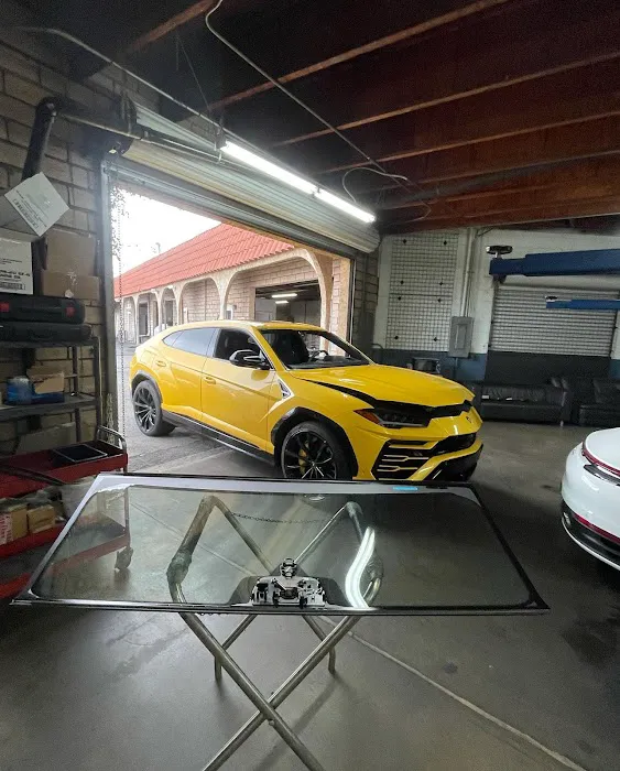 Limitless Auto Glass 4
