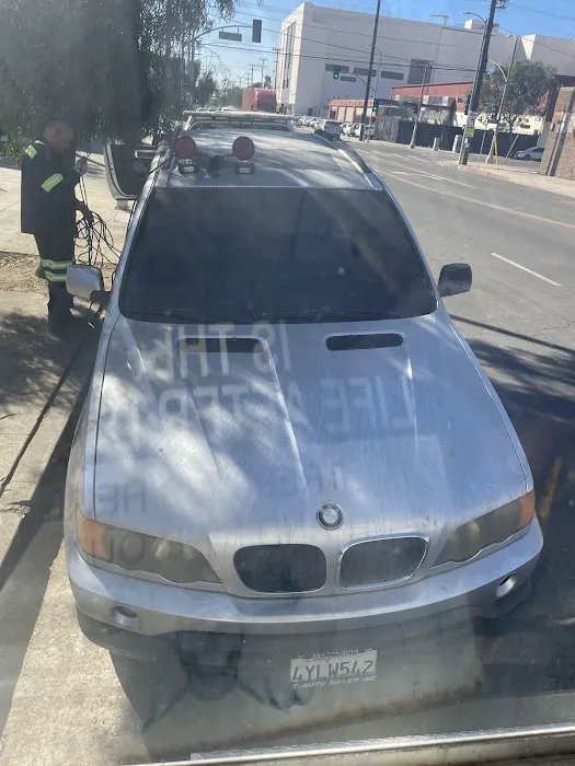 BMW of Downtown Los Angeles Service Center 4