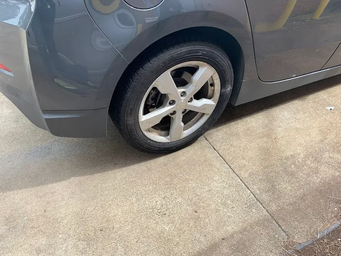 Mr. Tire Auto Service Centers 3