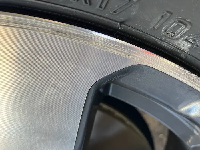 Jonis Tire Shop 2