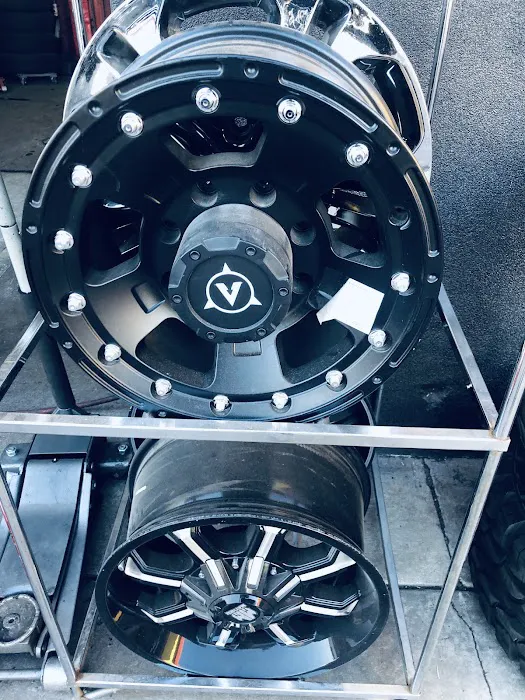 Pineda Tire Shop 9
